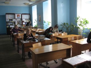 ЦМПБ ім. М. Горького читальний зал